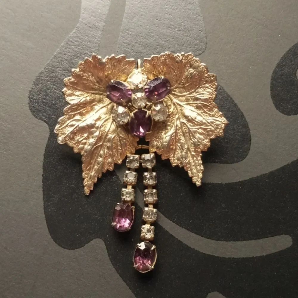 Vintage gold Leaf with Amethyst brooch